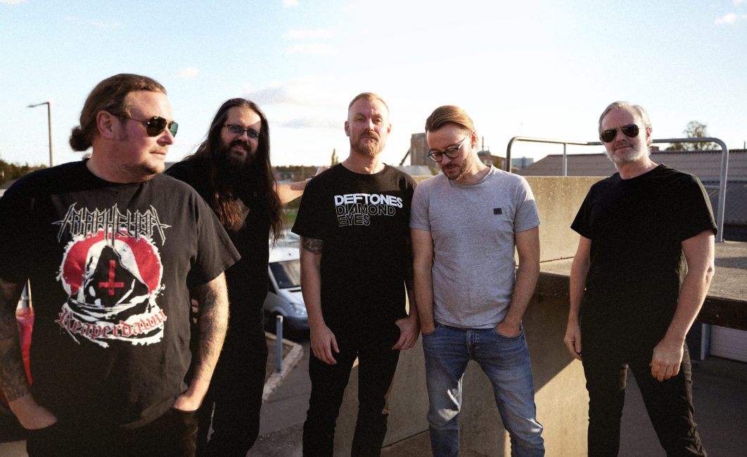 Withering Surface band photo Oct 2025 (foto på Jonas Hesselmark) color smaller